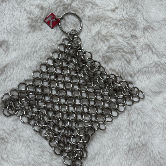 KNAPP MADE PRODUCTS LLC
4 in. Chainmail Scrubber - Picture 4 of 4